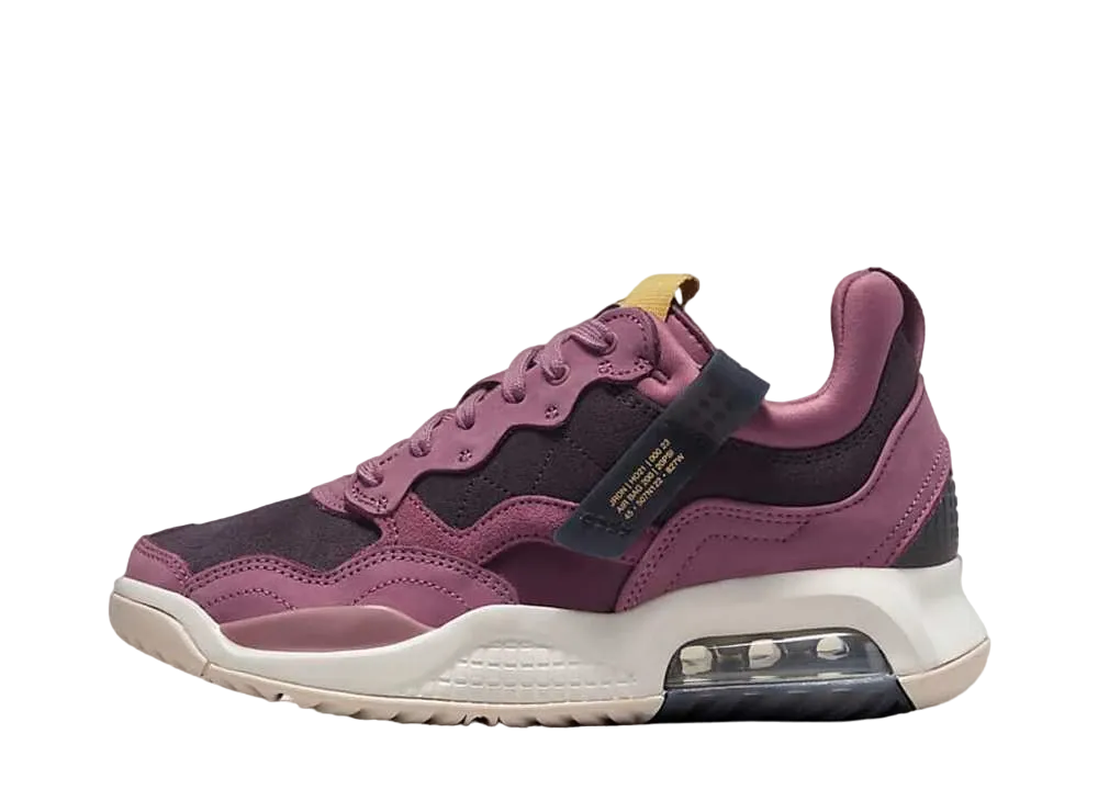 ナイキ ウィメンズ ジョーダン MA2 "ライトマルベリー/サターンゴールド"