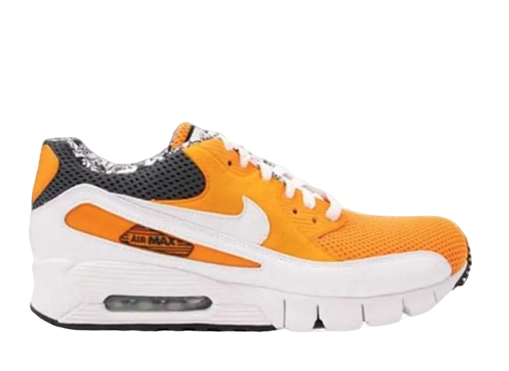ケヴィン・ライオンズ × ナイキ エアマックス90 "マンダリン/ホワイト/アンスラサイト"