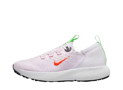 Nike Women's Escape Run Fly Knit "Beary Grape/Bright Crimson"