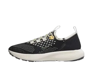Nike Women's Escape Run Flyknit "Black/Metallic Vivid Gold"