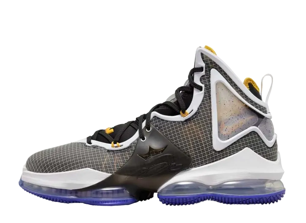 Nike LeBron 19 "Graduate"