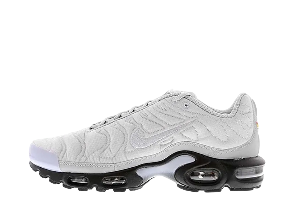 ナイキ エアマックス プラス "クィルティド シルバー"