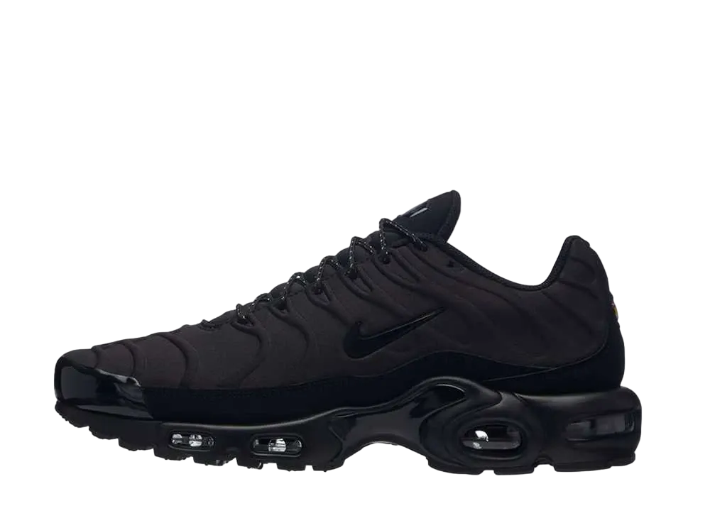 Nike Air Max Plus SE "Triple Black"