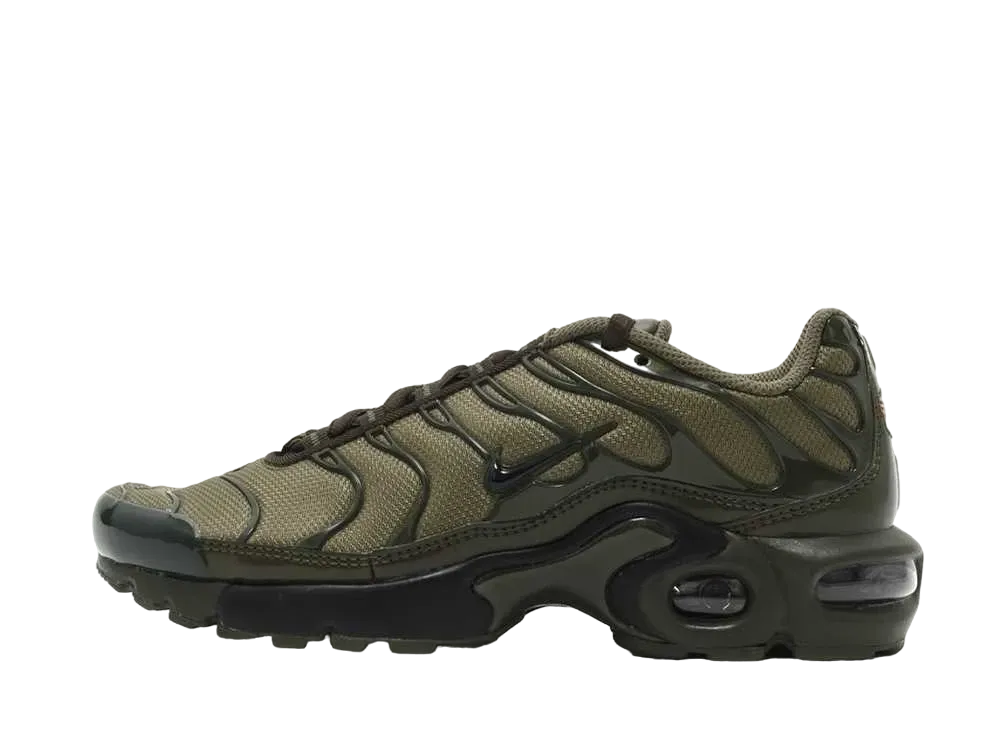 ナイキ GS エアマックス プラス "オリーブ カーゴ"