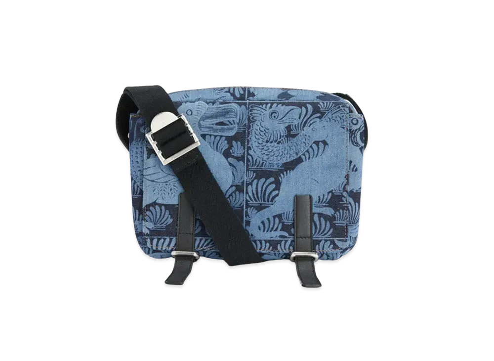 LOEWE William De Morgan Military Messenger