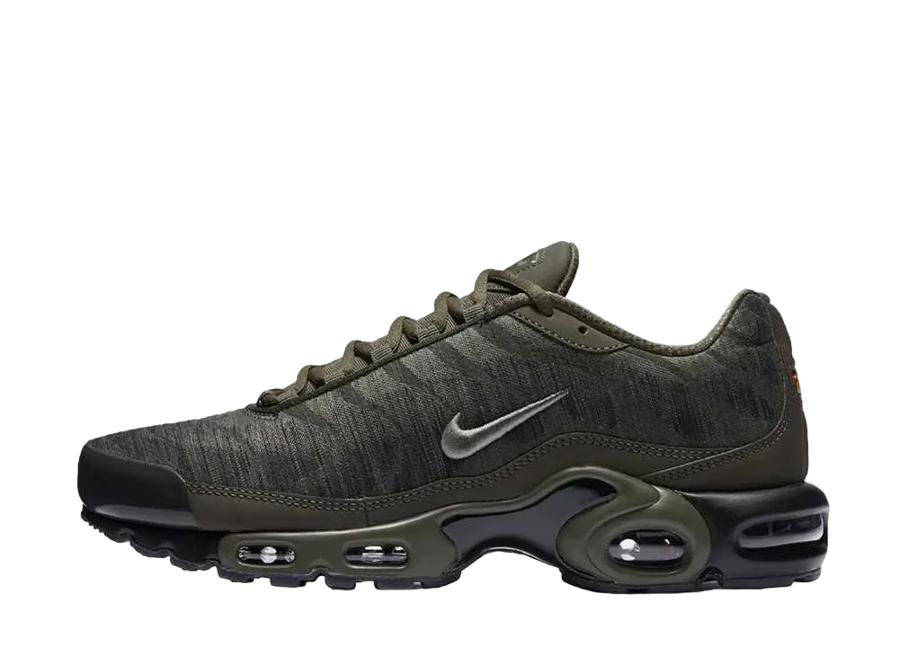 ナイキ エアマックス プラス ジャカード "カーゴ カーキ’"