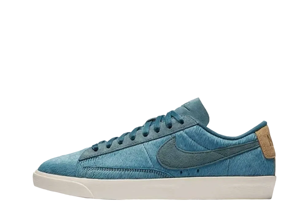 ナイキ ウィメンズ ブレーザー ロー  "エンボスト ファー ポニー"