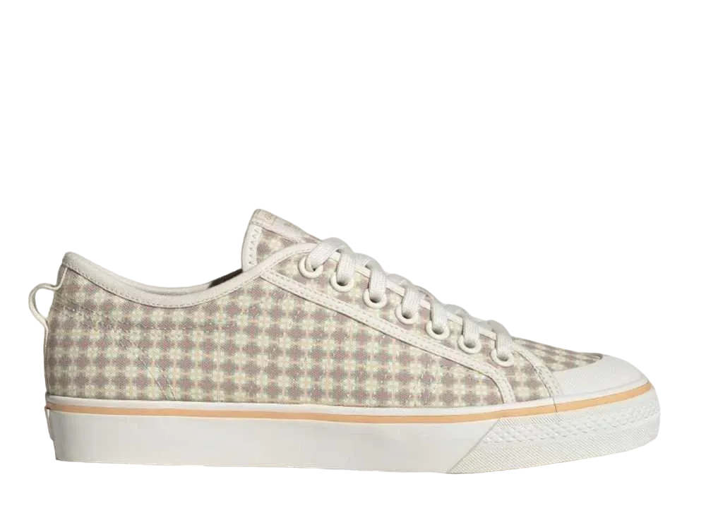 アディダス ニッツァ "オフホワイト/パルス アンバー"