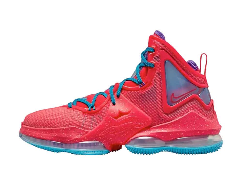 Nike LeBron 19 "WeAreFamily"