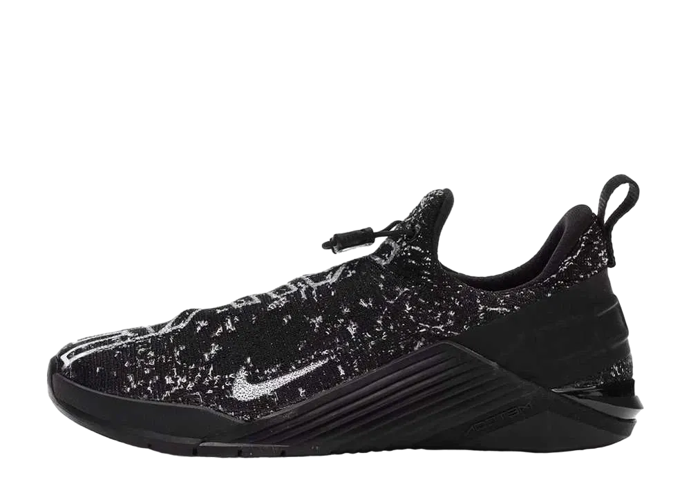 ナイキ リアクト メトコン "ブラック ホワイト"