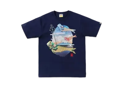 A BATHING APE KOINOBORI CARP FLAGS APE HEAD TEE KIDS キーチェーン 付き "Navy"