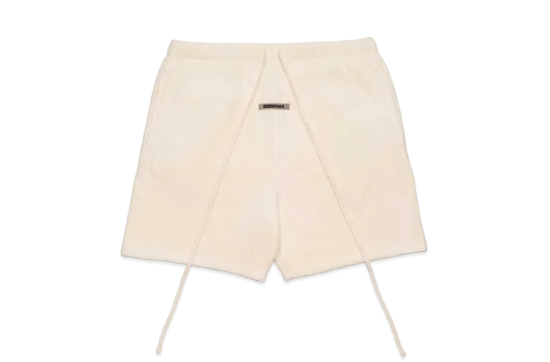 FEAR OF GOD ESSENTIALS Fleece Shorts "Buttercream"