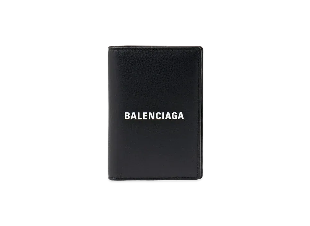 バレンシアガ エブリデイ パスポートケース 