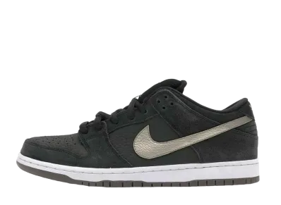 ナイキ SB ダンク ロー "セコイア ホワイト ガム"