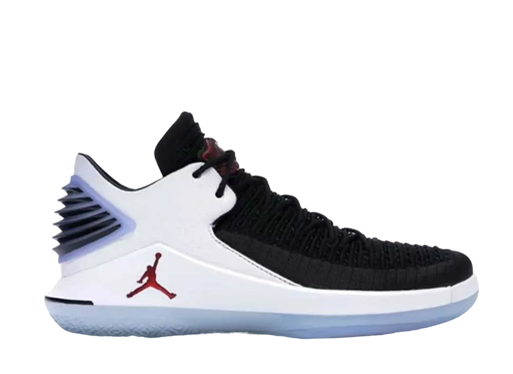 ナイキ エアジョーダン32 ロー フリー スロー ライン "ブラック/ユニバーシティ レッド ホワイト"