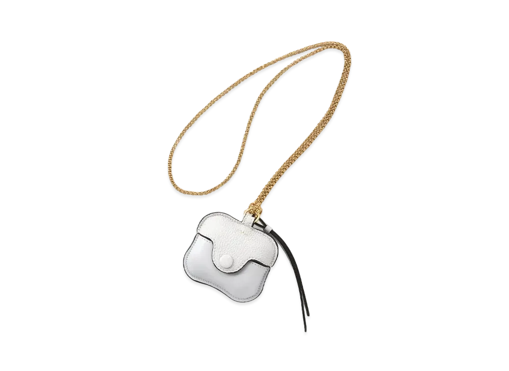 Chloe AirPods Case "Light Cloud"