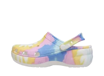 クロックス ウィメンズ クラシック プラットフォーム タイ ダイ グラフィック クロッグ