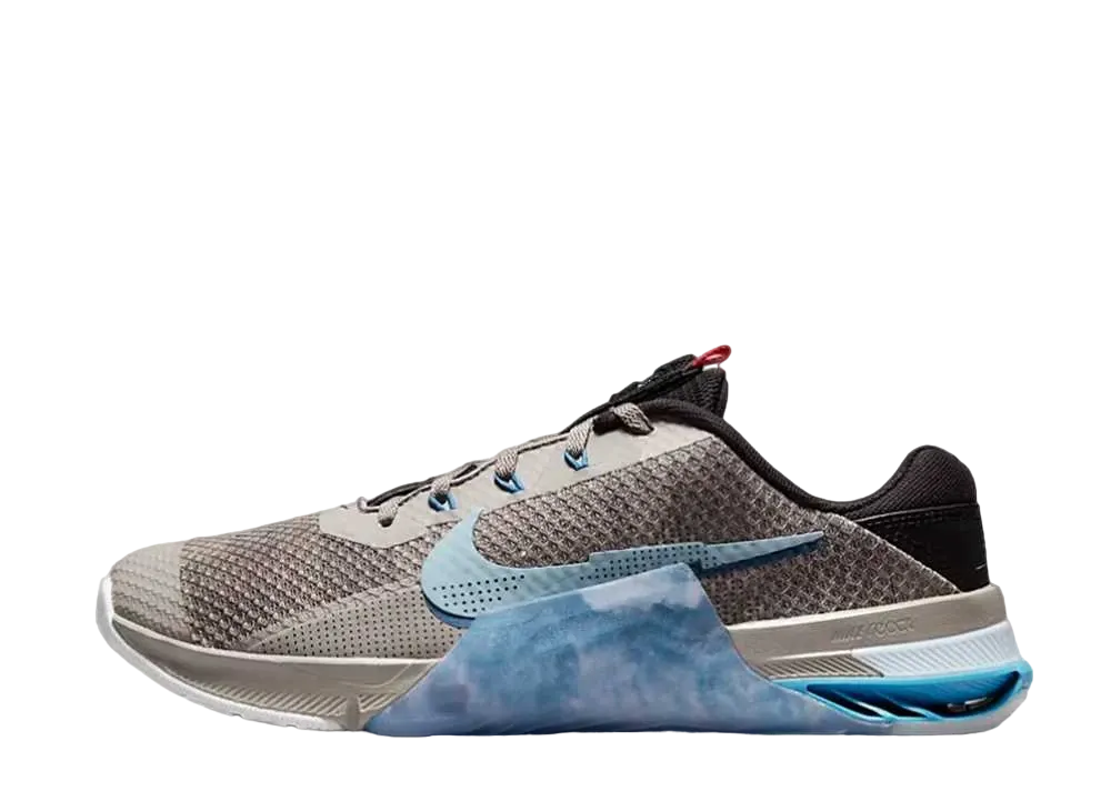 ナイキ メトコン7 AMP "エニグマ ストーン/ボーダー ブルー"