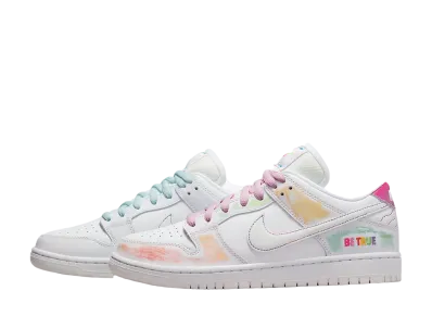 ナイキ SB ダンク ロー "ビー トゥルー"