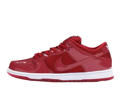 ナイキ SB ダンク ロー "レッド パテント レザー"