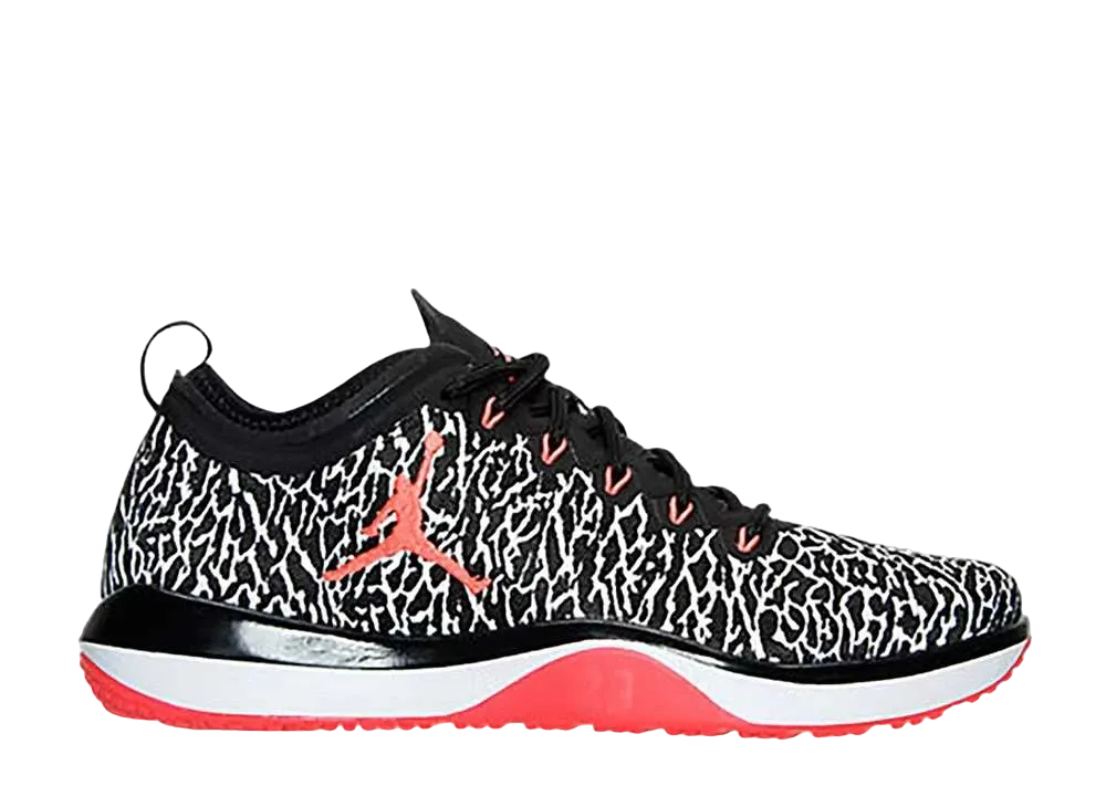 ナイキ エアジョーダントレーナー 1 ロー "ブラック/インフラレッド 23"