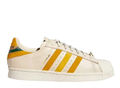 Yara Shahidi × adidas Superstar "Cream White/Hazy Yellow-Legacy Gold"