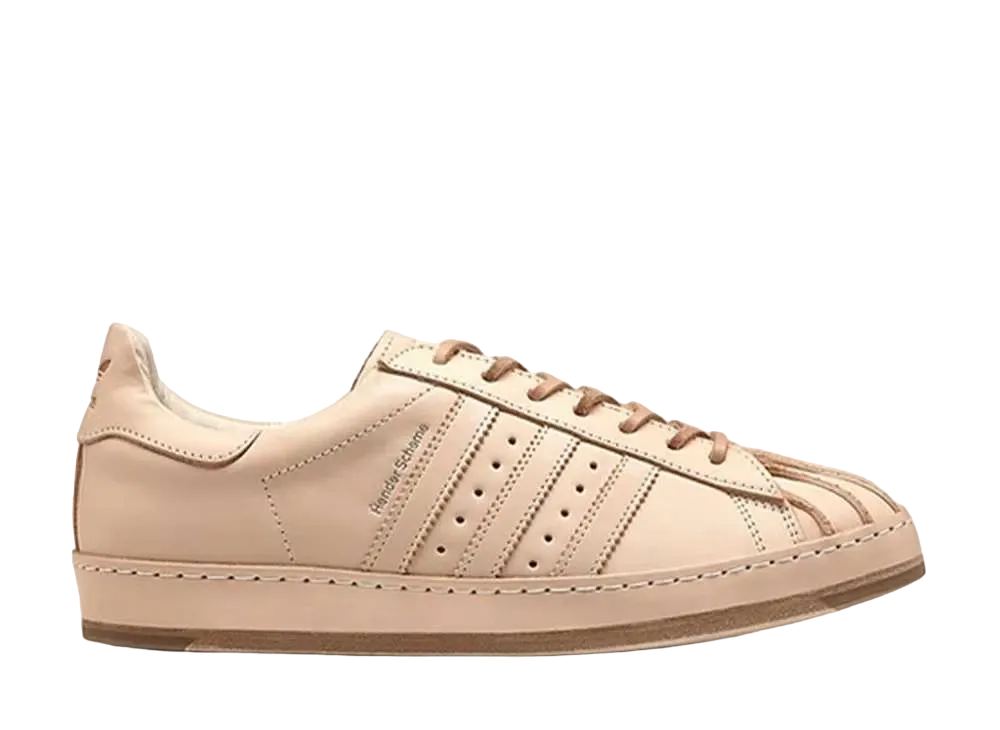 ヘンダー スキーム × アディダス スーパースター "タン"