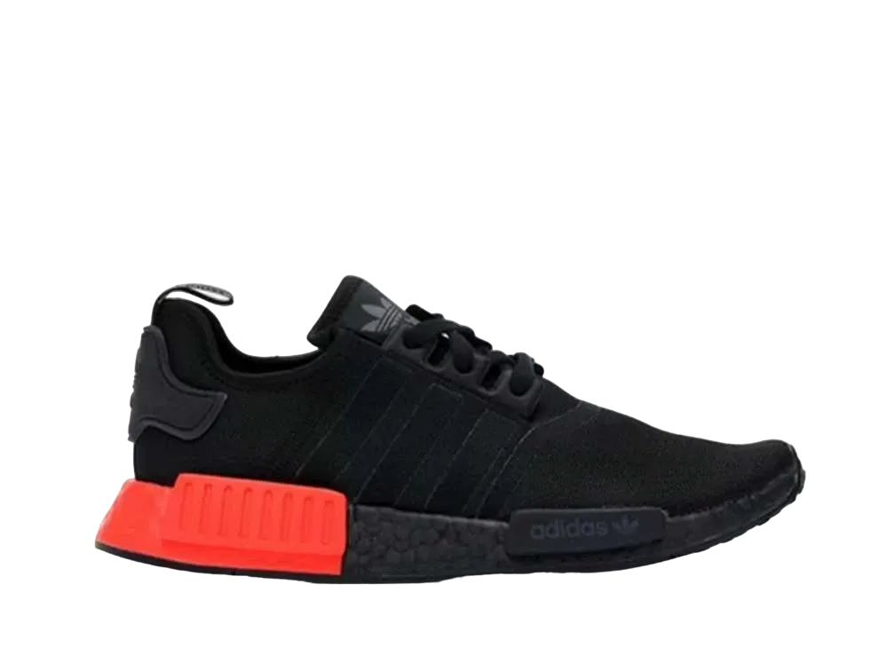 アディダス エヌ エム ディー R1 "コア ブラック ソーラー レッド"