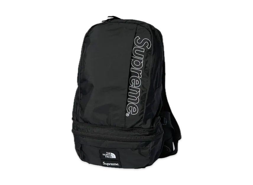 Supreme x The North Face Trekking Convertible Backpack + Waist Bag Supreme x The North Face Trekking Convertible Backpack + Waist Bag