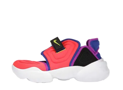 ナイキ ウィメンズ アクアリフト "ブライト クリムゾン"