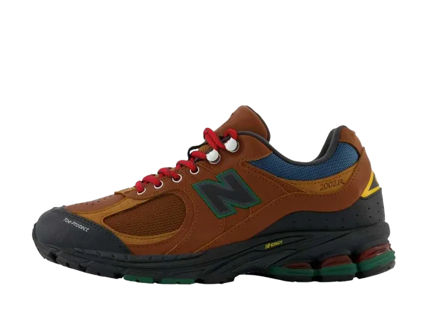 ニューバランス 2002R "ブラウン"
