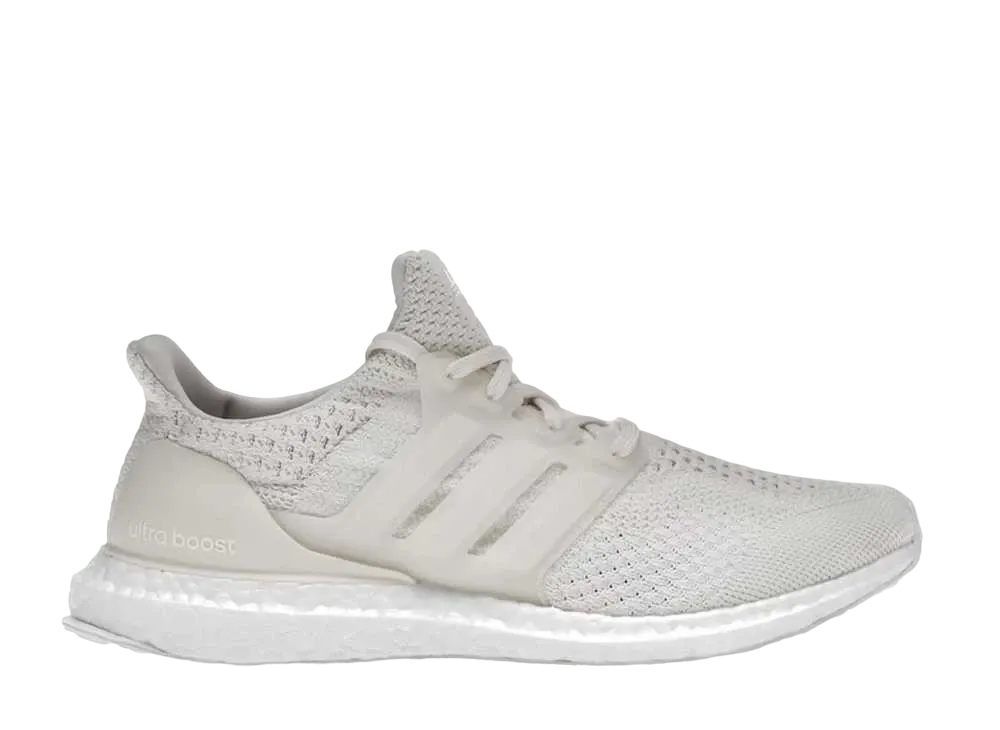 アディダス ウルトラブースト 5.0 DNA "チョーク ホワイト"