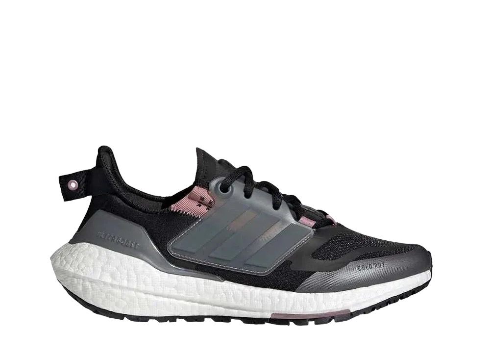 アディダス ウィメンズ ウルトラブースト 22 コールド レディ "ブラック マジック モーブ"