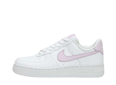ナイキ ウィメンズ エアフォース1 ロー '07 ネクストネイチャー "ホワイト/ドール/ホワイトメタリックシルバー"
