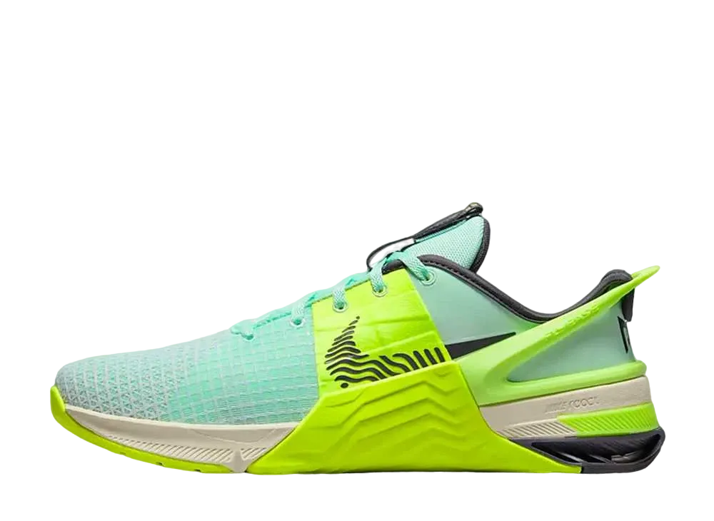 ナイキ メトコン 8 フライイーズ "ミント フォーム/ボルト/ゴースト グリーン/ケイブ パープル"