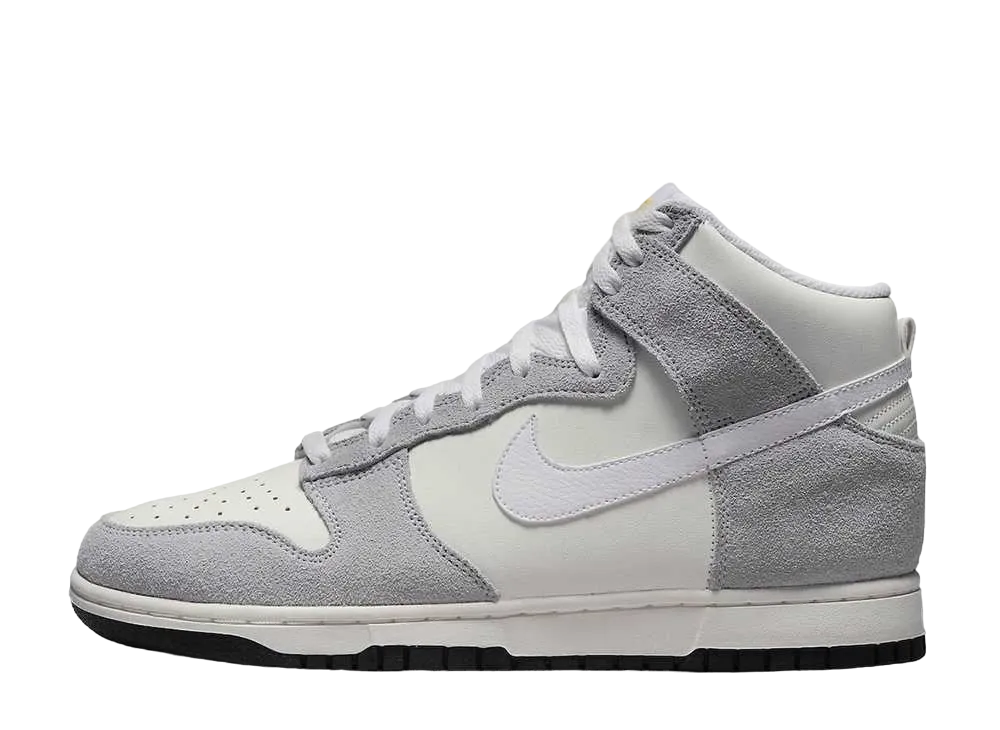 ナイキ ダンク ハイ "グレースウェード アンド レーサーオレンジ"