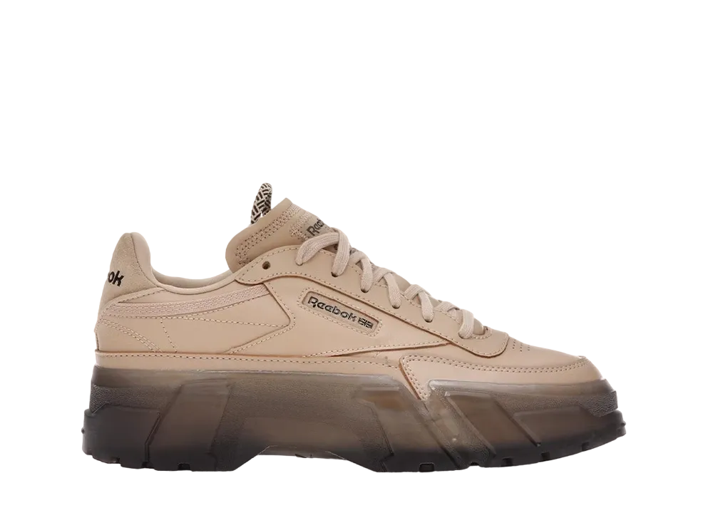 カーディー ビー × リーボック ウィメンズ クラブC "サハラ"