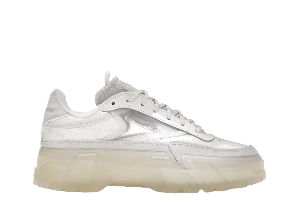 カーディー ビー × リーボック ウィメンズ クラブC "チョーク"