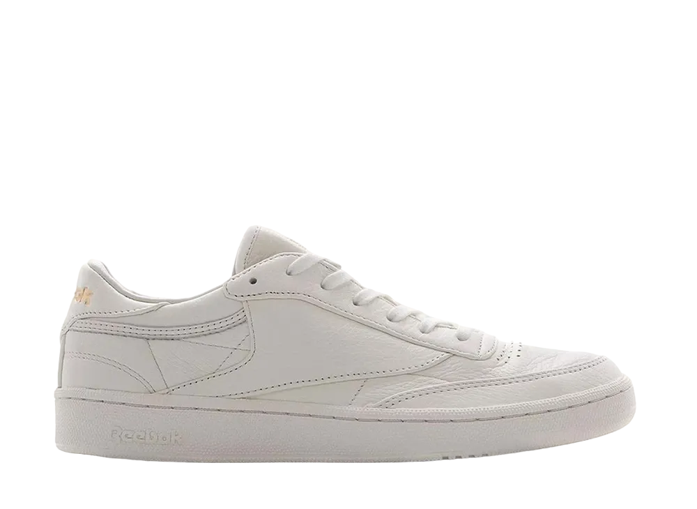 スニーカースタッフ × リーボック クラブC 85 プレミアム "チョーク/タン"