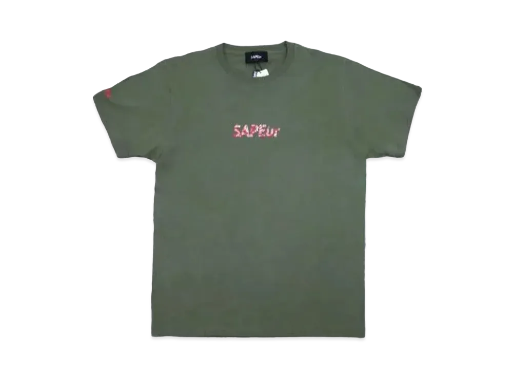 サプール 5th Anniv. レッド ペイズリー ヘッド Tシャツ "ミリタリー グリーン"