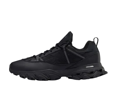 リーボック ディーエムエックス トレイル シャドウ アプローチ "トリプル ブラック"