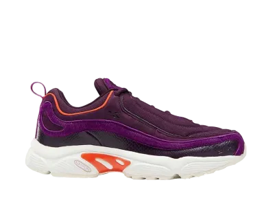 ガールズ オン キックス × リーボック デイトナ ディーエムエックス "チョーク"