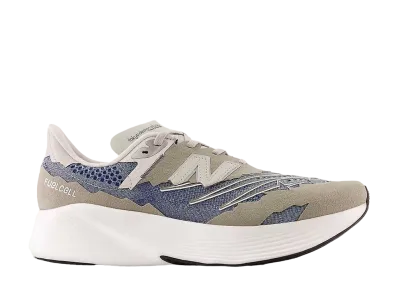 東京デザインスタジオ ニューバランス RC エリートV2 "スチールブルー"