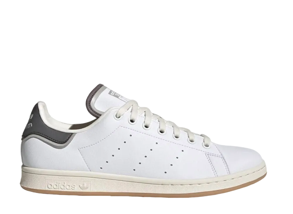 アディダス スタンスミス "フットウェア ホワイト/オフ ホワイト/ガム"