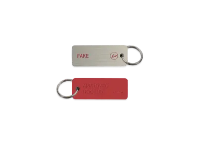 FRAGMENT FAKE Keytag "Steel"