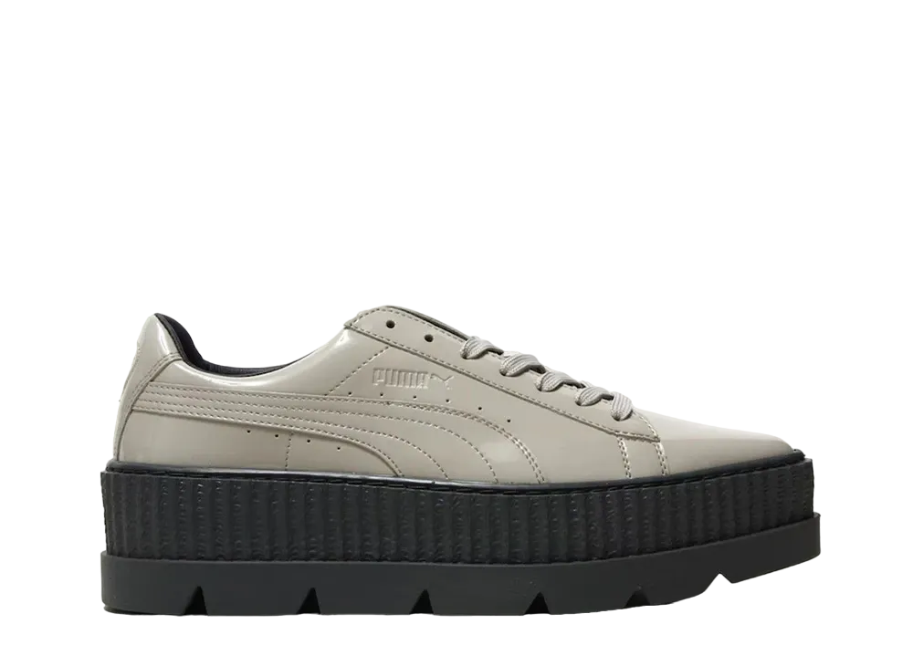 リアーナ × プーマ ウィメンズ ポインティ クリーパー フェンティ パテント "ドーブ"