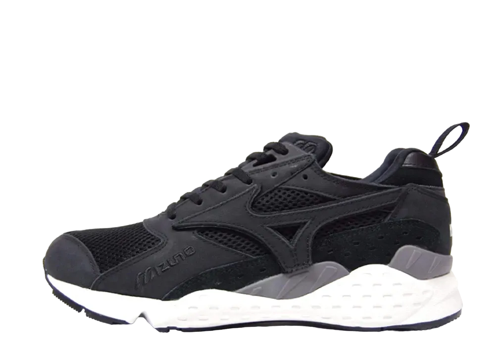 モモイロ クローバー Z × ミタスニーカーズ × ミズノ モンド コントロール MTXIX "ブラック/グレイ"