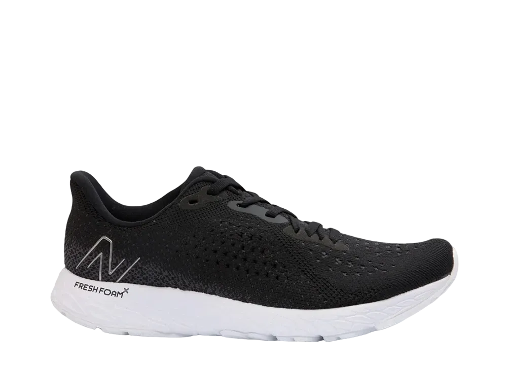 ニューバランス ウィメンズ フレッシュフォーム X テンポ V2 "ブラック"