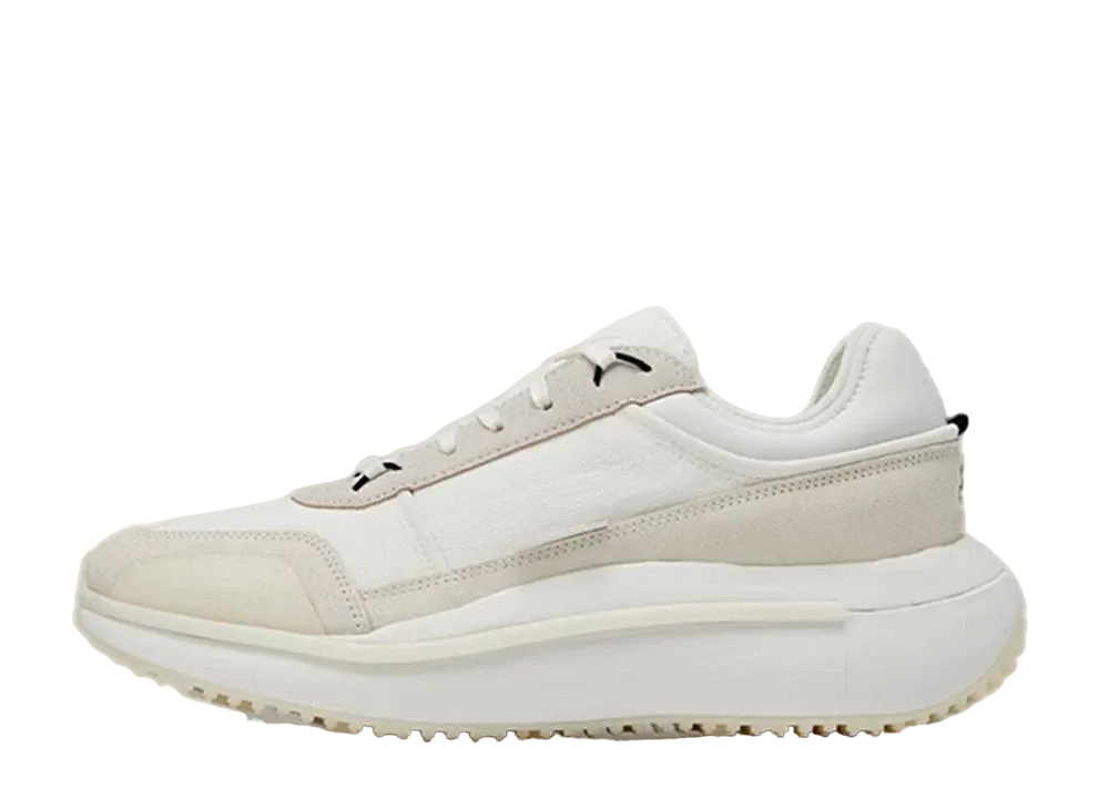 ワイスリー × アディダス アジャツ ラン "コア ホワイト/ブラック"