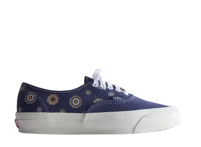 キス × バンズ OG オーセンティック LX フォア "ボールト メダリオン"